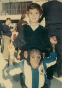 Marcos con un mono